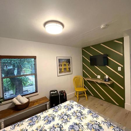Cozy Room In The Heart Of Little Havana Miami Exteriör bild
