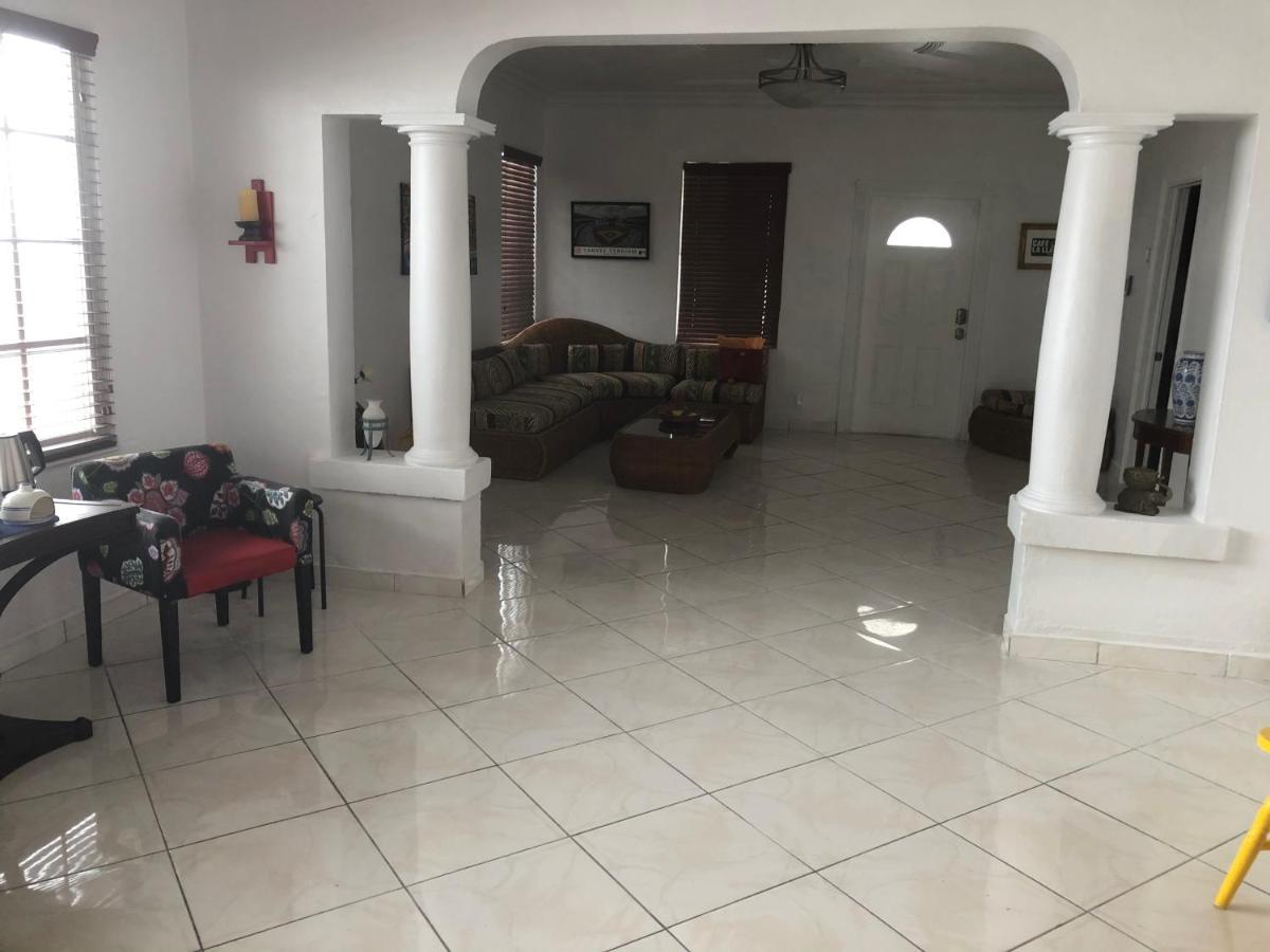 Cozy Room In The Heart Of Little Havana Miami Exteriör bild