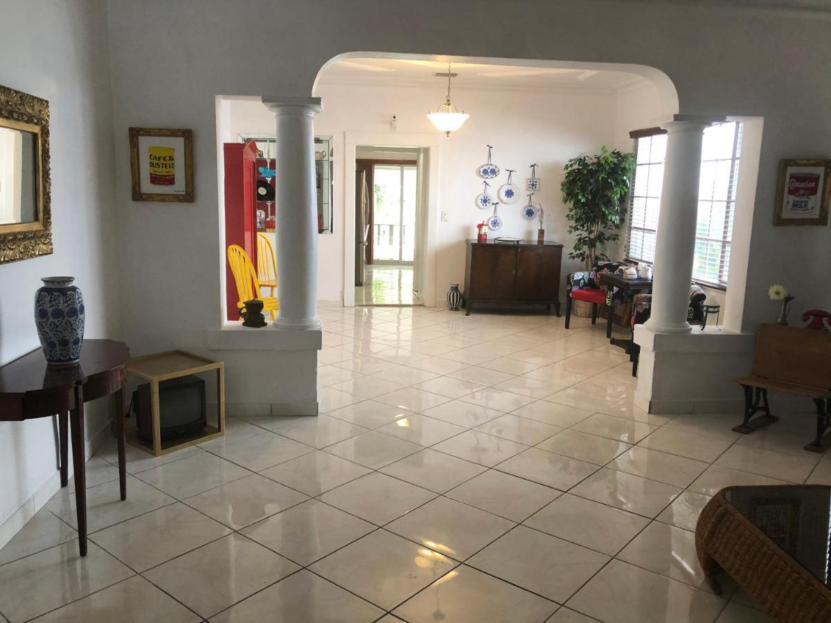 Cozy Room In The Heart Of Little Havana Miami Exteriör bild