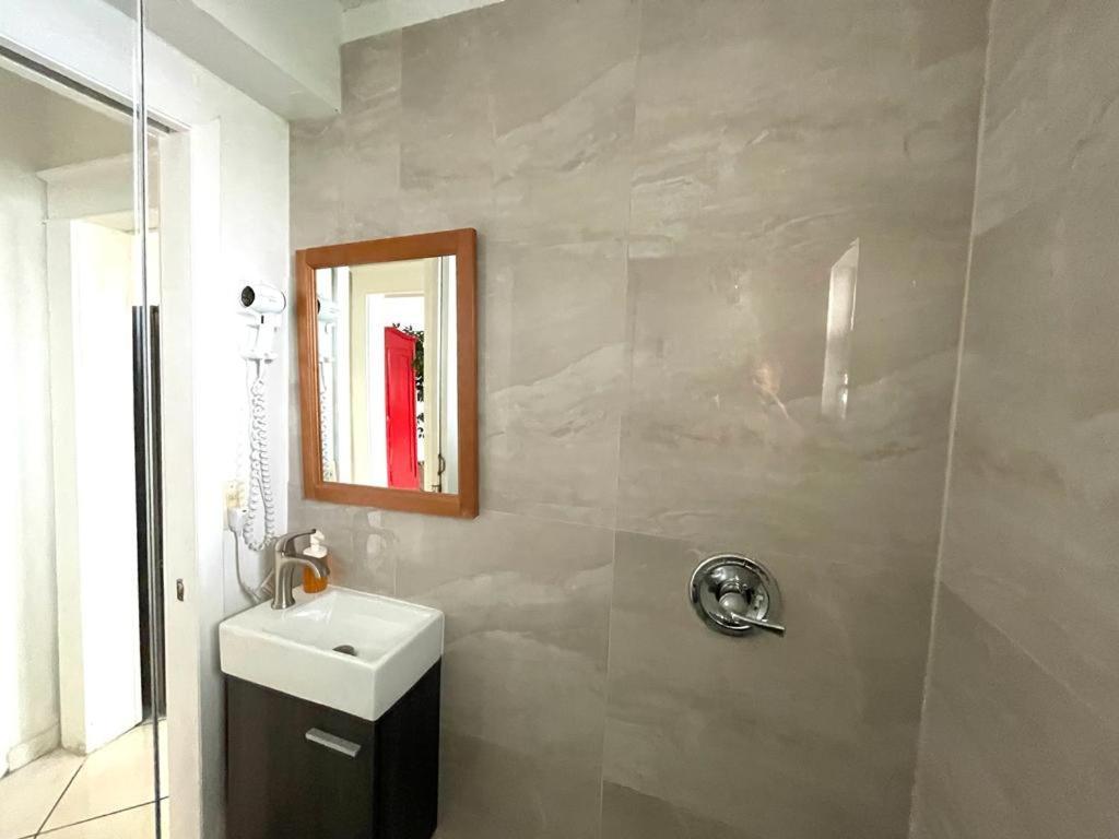 Cozy Room In The Heart Of Little Havana Miami Exteriör bild